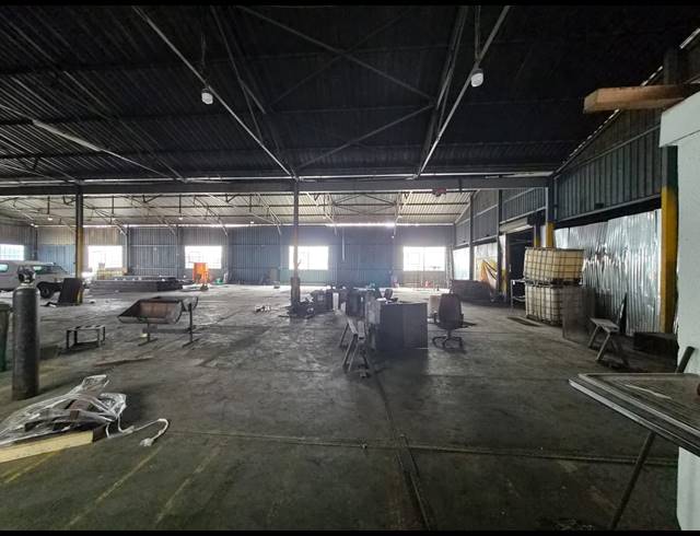 1,108M² WAREHOUSE TO LET IN WADEVILLE